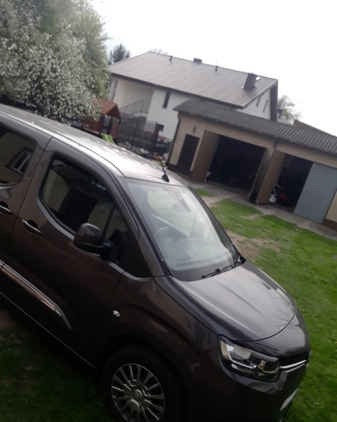 Toyota Proace City Verso cena 94876 przebieg: 33000, rok produkcji 2021 z Pruszków małe 4